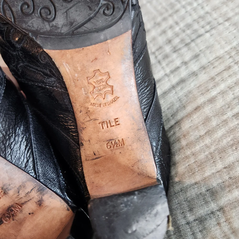 Brighton Black Leather Mules Size 6.5  Heeled Embroidered Buckle Square Toe - Picture 11 of 13